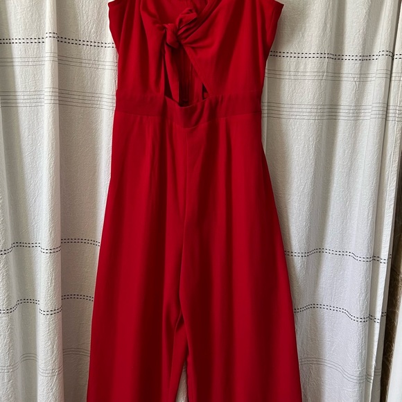 Red spaghetti strap cut out romper - Picture 3 of 3